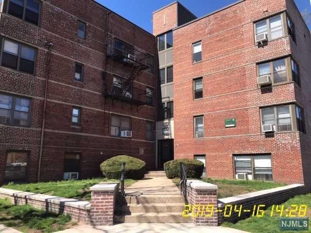 1011 Avenue C - Photo 1