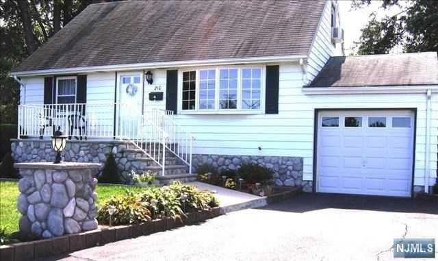 210 New York Avenue - Photo 1