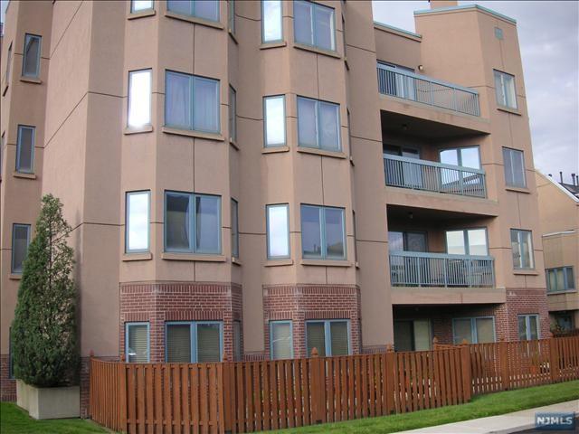 402 Ellery Court - Photo 1