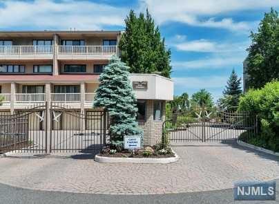 1225 River Road - Photo 1