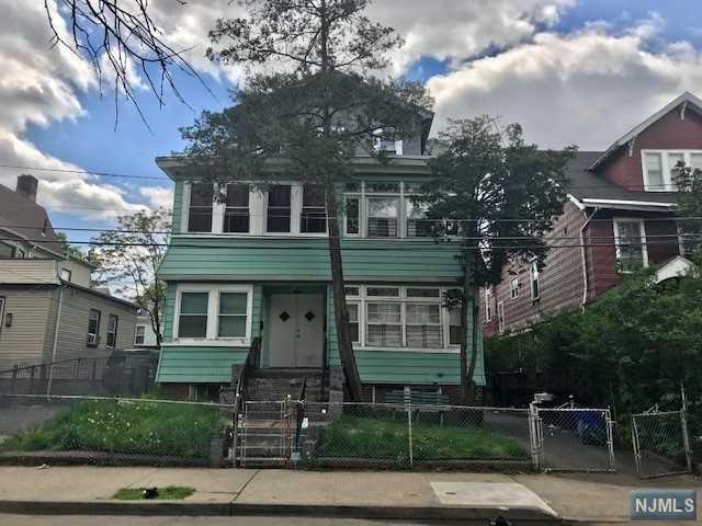 234-236 Custer Avenue - Photo 1