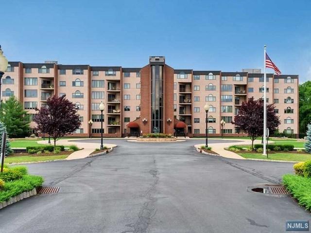1360 Hamburg Turnpike - Photo 1