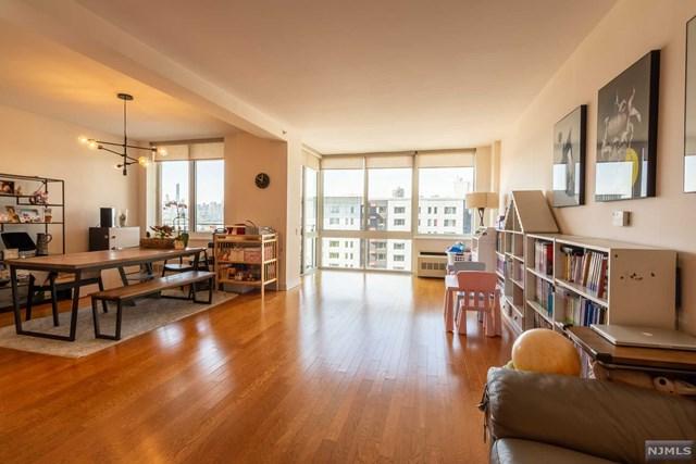 1608 Hudson Park - Photo 1