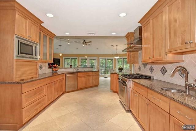 1071 Washington Avenue - Photo 1