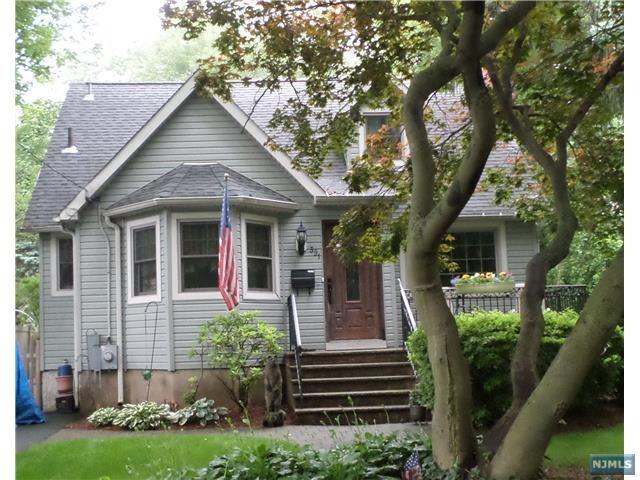 391 Beatrice Street - Photo 1