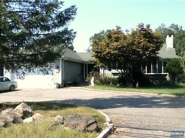 49 Laurel Avenue - Photo 1