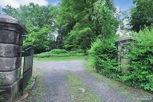 177 Hudson Avenue - Photo 1