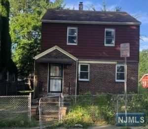 240-242 Hansbury Avenue - Photo 1