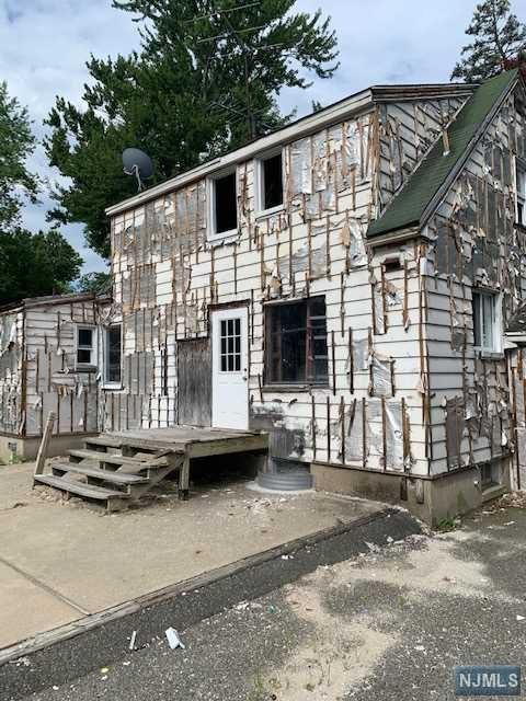211 Walnut Street - Photo 1