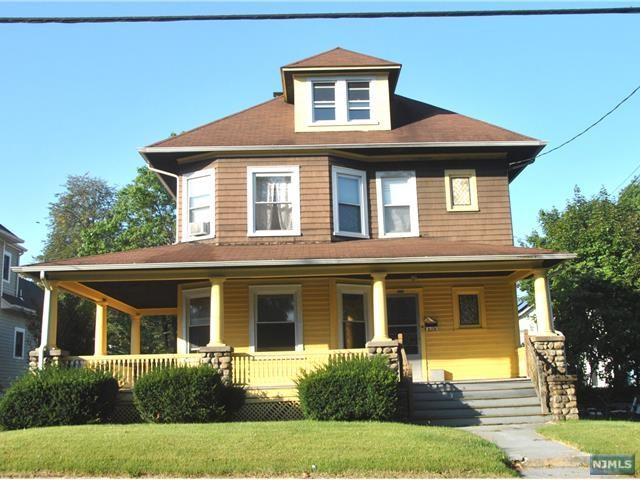 343 Godwin Avenue - Photo 1