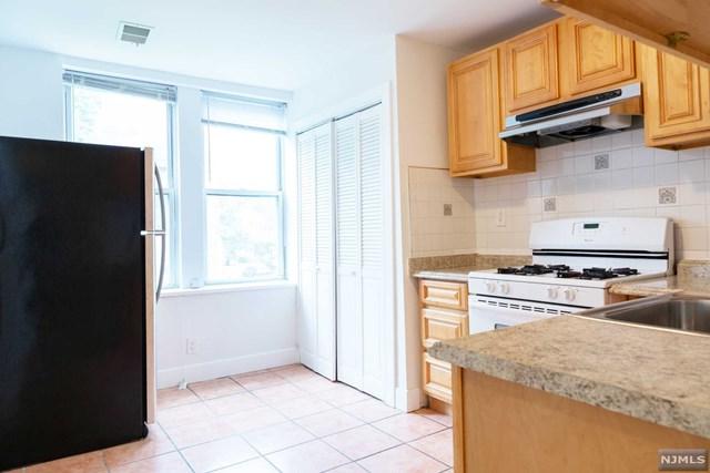 434 Side Avenue - Photo 1