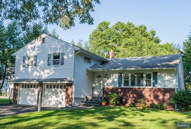 610 Mazur Avenue - Photo 1
