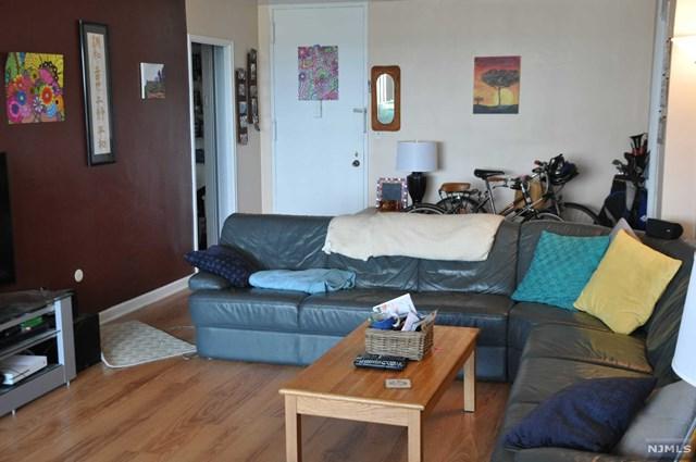 2077 Center Avenue - Photo 1