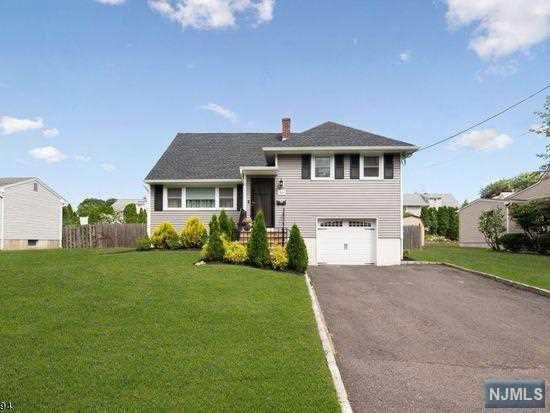 30 Crane Parkway - Photo 1