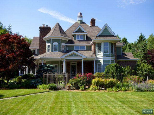 620 Franklin Lakes Road - Photo 1