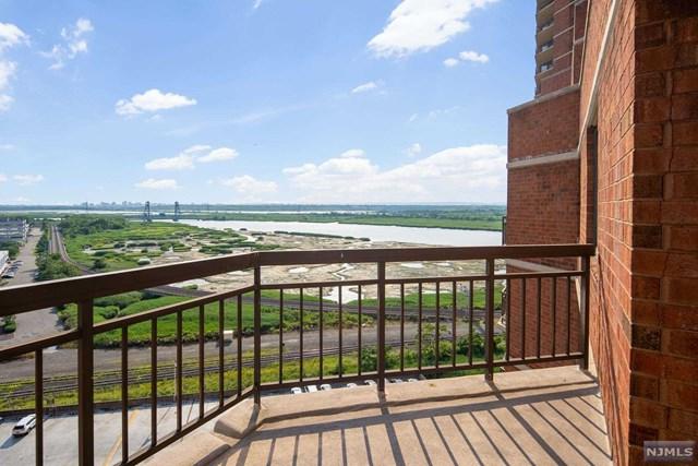 1324 Harmon Cove Tower - Photo 1