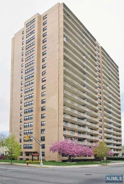 285 Aycrigg Avenue - Photo 1