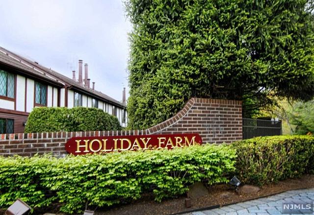 6 Holiday Court - Photo 1