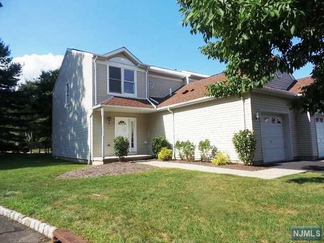 5 Foxwood Square - Photo 1