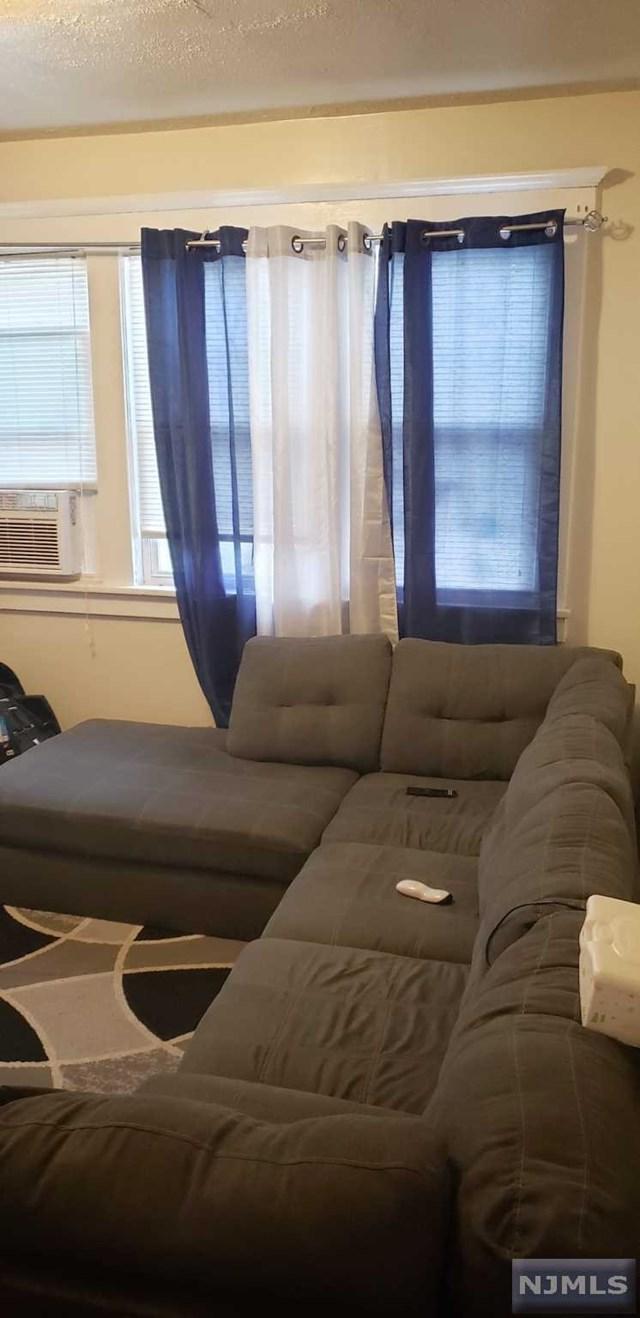 129 Farnham Avenue - Photo 1