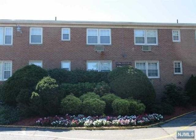 605 Grove Street - Photo 1