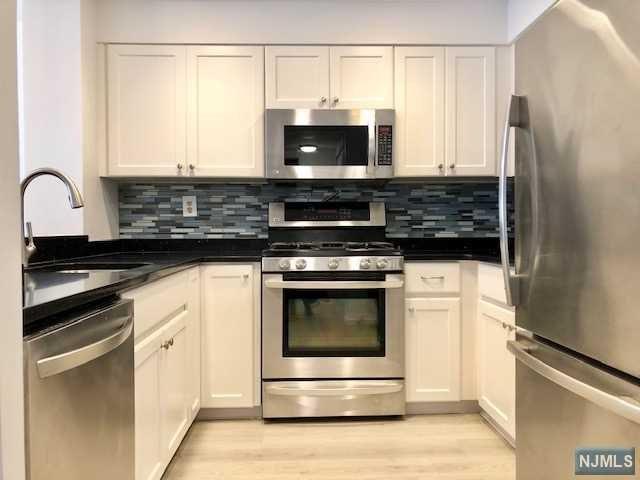 402 Nelson Court - Photo 1