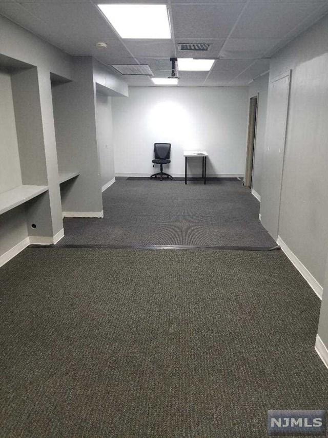 174 Boulevard - Photo 1