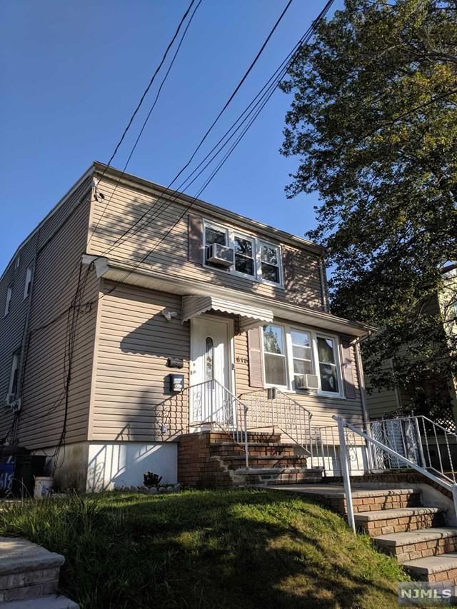 618 8th Street - Photo 1