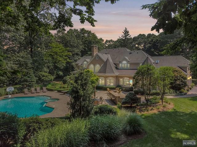 380 Crescent Drive - Photo 1