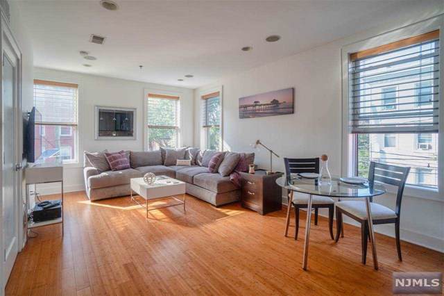 537 Garden Street - Photo 1