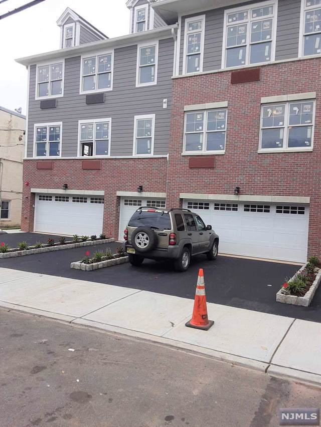 237 Lincoln Avenue - Photo 1