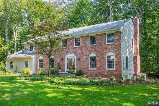 16 Cambridge Drive - Photo 1