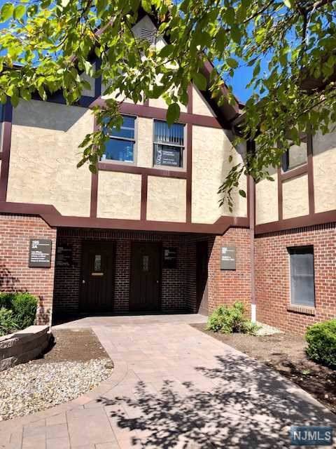 195 Fairfield Avenue - Photo 1