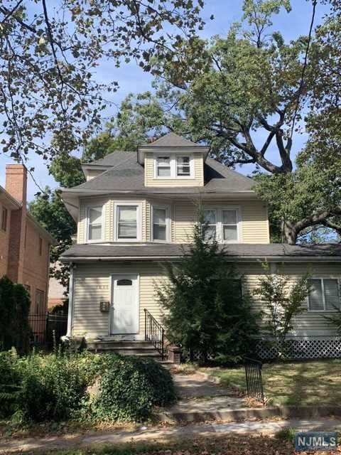 1099 Abbott Boulevard - Photo 1