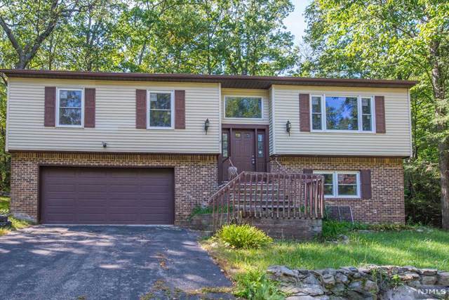 27 Newark Road - Photo 1