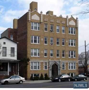 894-896 Boulevard - Photo 1