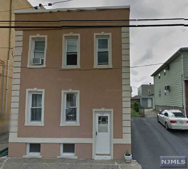 242 Macarthur Avenue - Photo 1