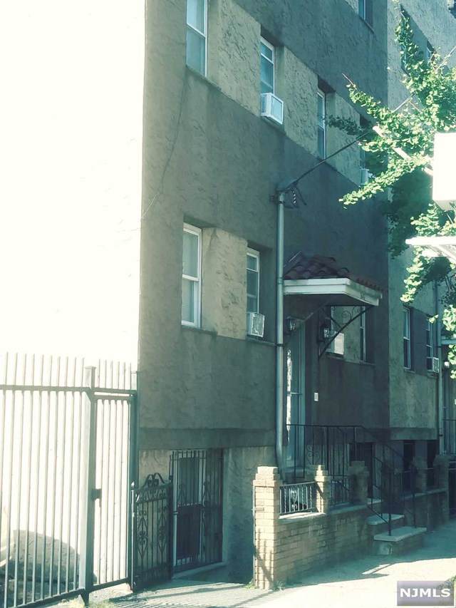600 6th Street - Photo 1