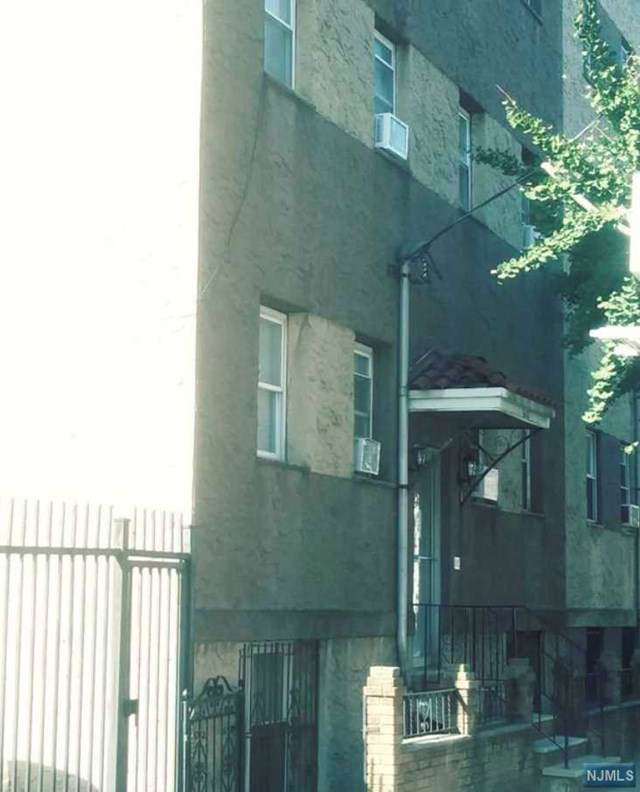 600 6th Street - Photo 1