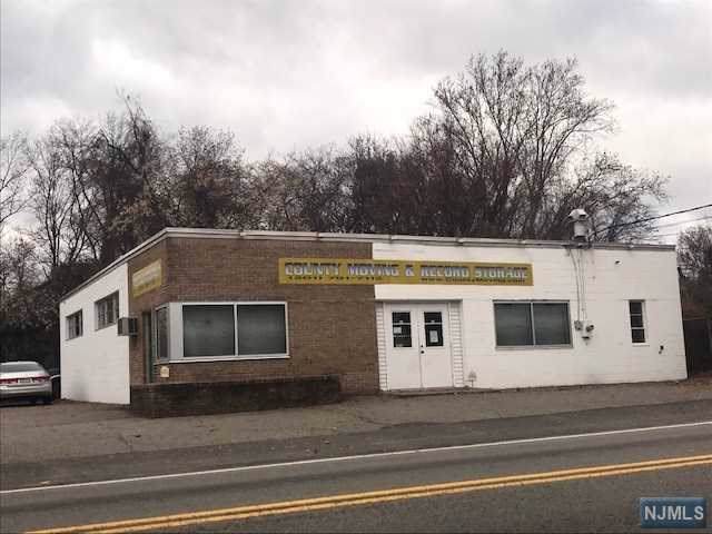 16-26 Maple Avenue - Photo 1