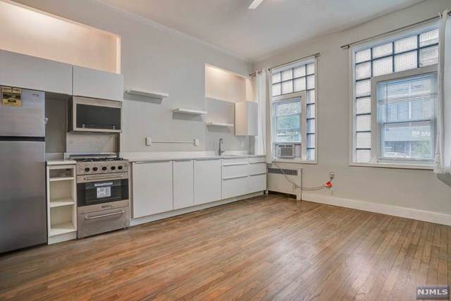 1025 Washington Street - Photo 1