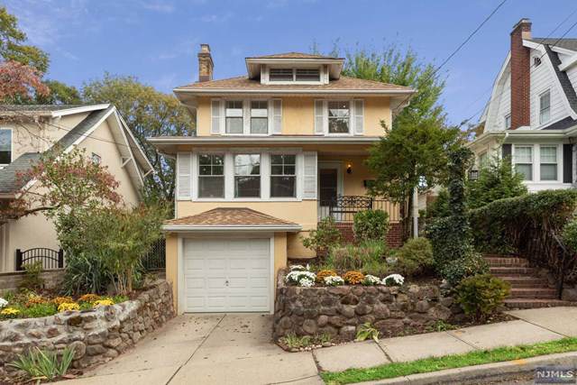 131 Howard Terrace - Photo 1
