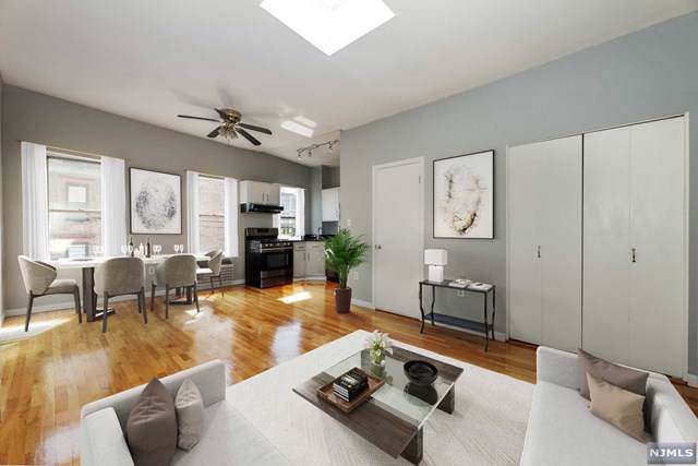 500 Madison Street - Photo 1