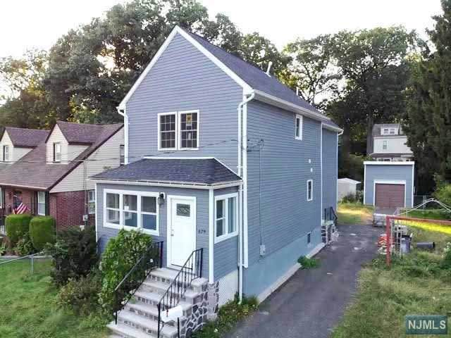679 Coles Street - Photo 1