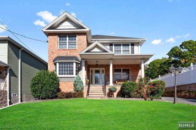 10 Hastings Avenue - Photo 1