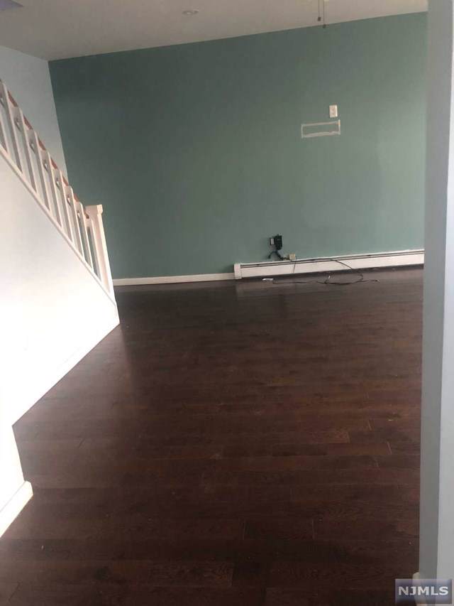 904 Liberty Avenue - Photo 1