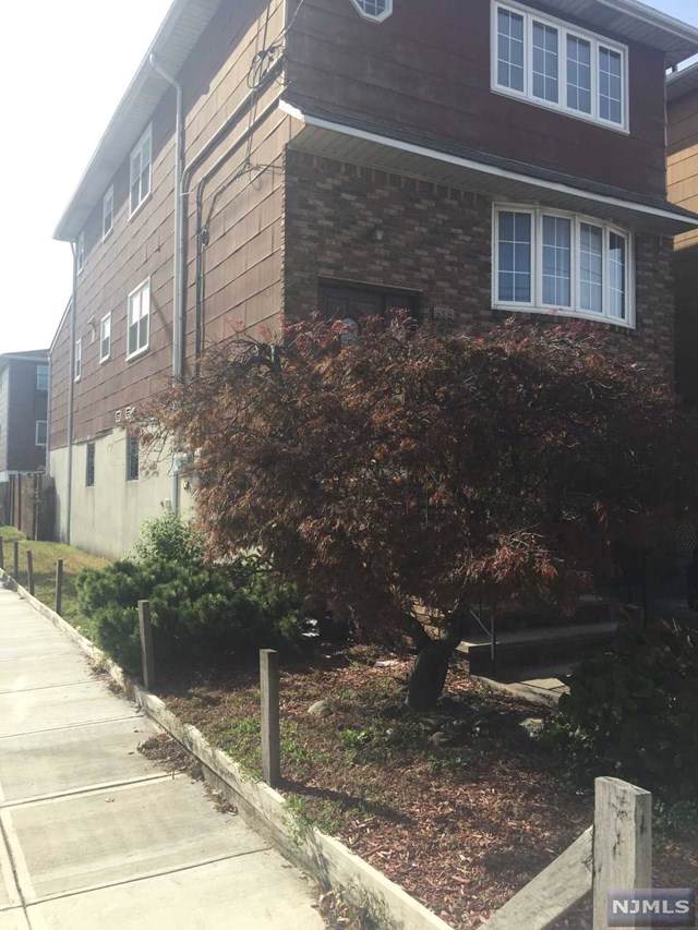 635 Sussex Street - Photo 1