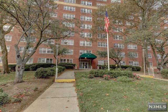 926 Bloomfield Avenue - Photo 1