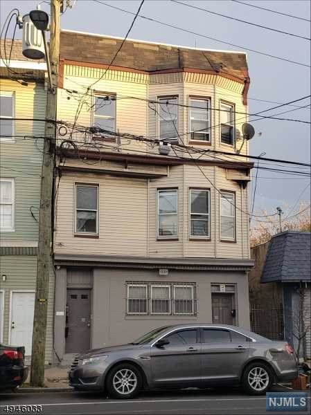 918 Bergen Street - Photo 1