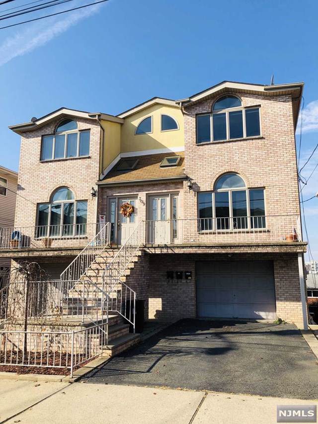 309 7th Street - Photo 1